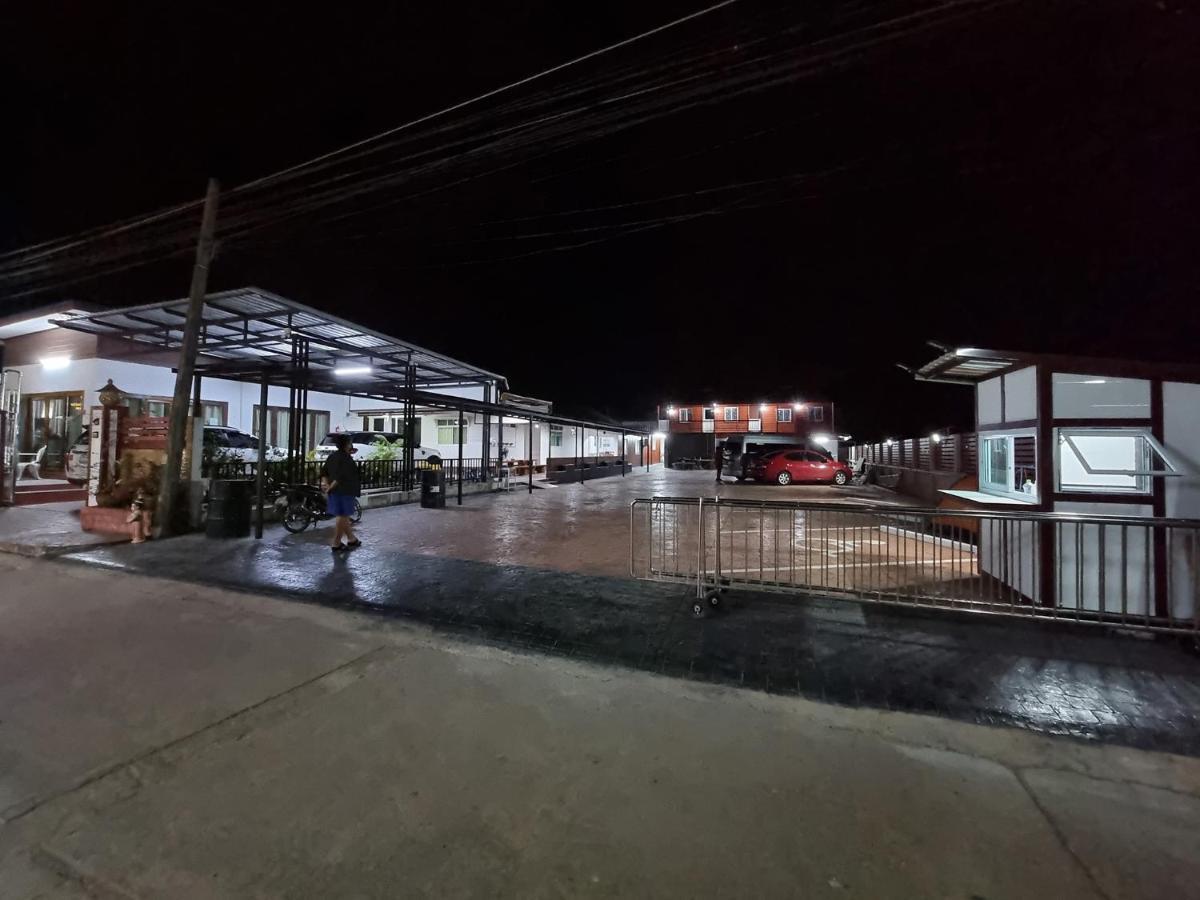 Baan Sabaijai Resort That Phanom Zewnętrze zdjęcie