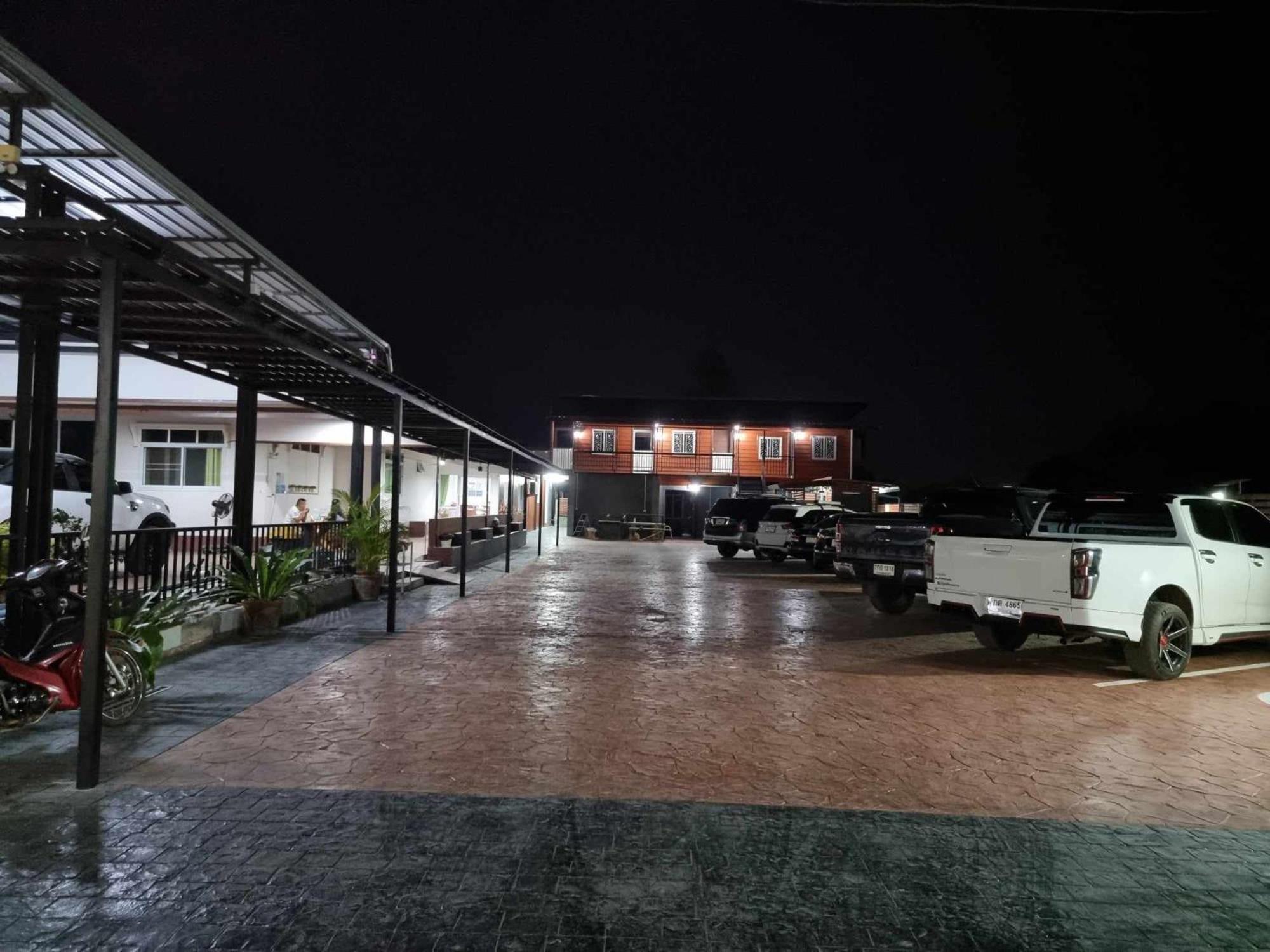 Baan Sabaijai Resort That Phanom Zewnętrze zdjęcie