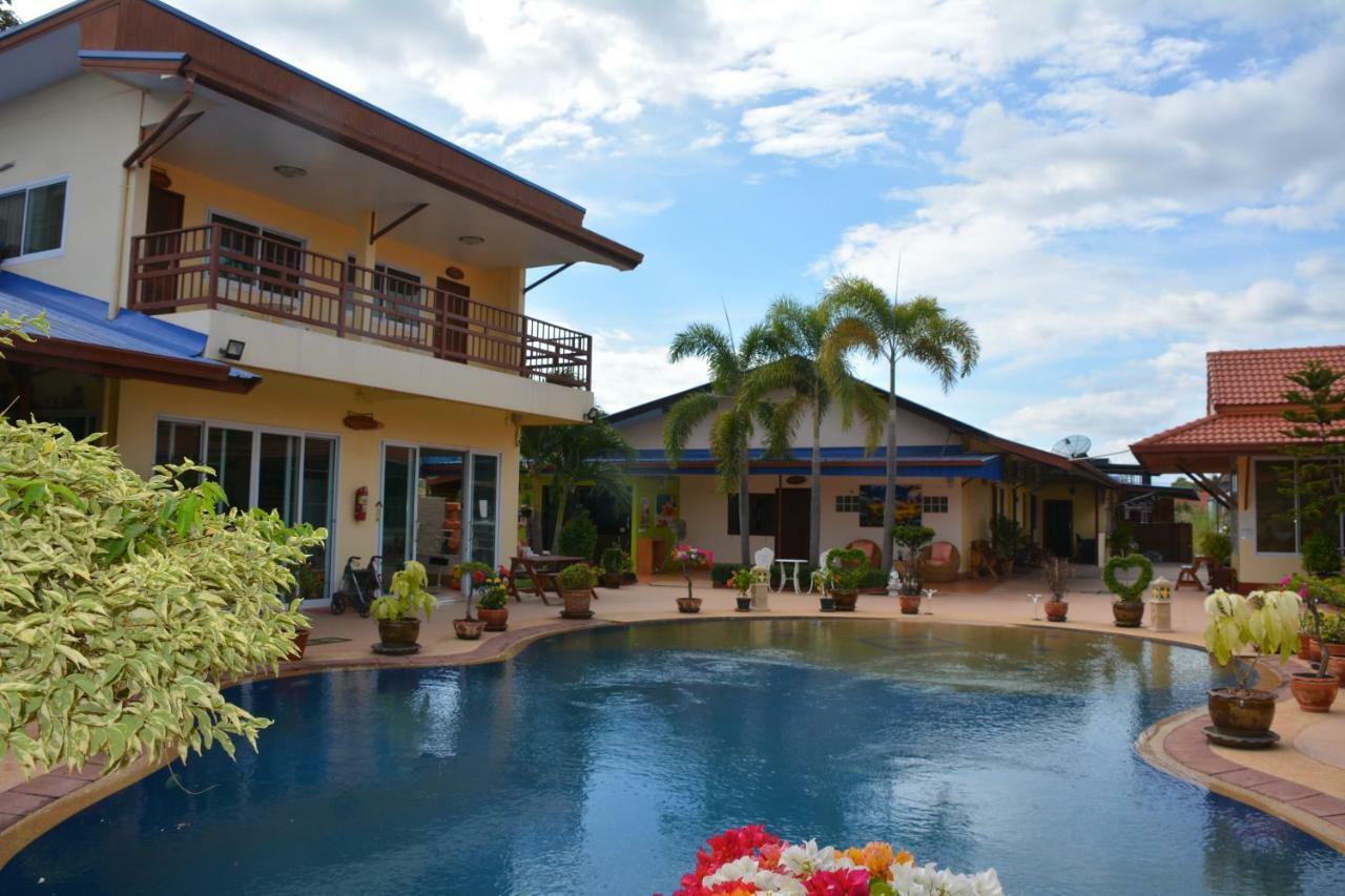 Baan Sabaijai Resort That Phanom Zewnętrze zdjęcie